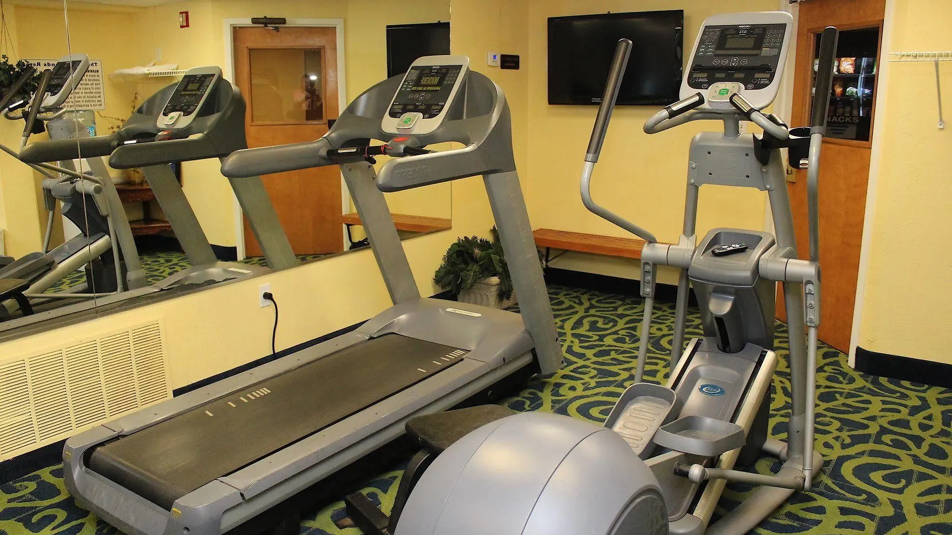 리조트 Ocean Sands Resort, Oceanfront, Virginia Beach By Vacatia
