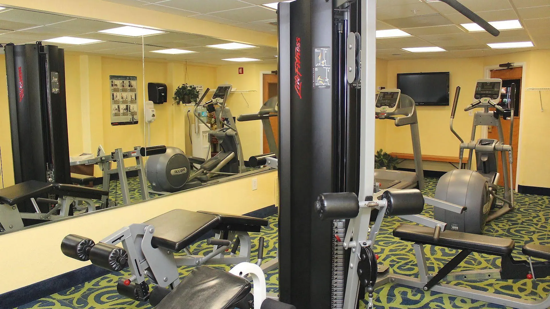 Ocean Sands Resort, Oceanfront, Virginia Beach By Vacatia